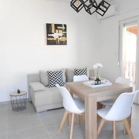 With A Parking Space Okrug Gornji, Ciovo - 13859 Apartment *