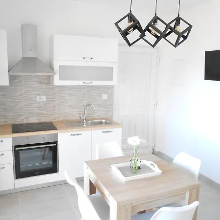 Apartment With A Parking Space Okrug Gornji, Ciovo - 13859 *